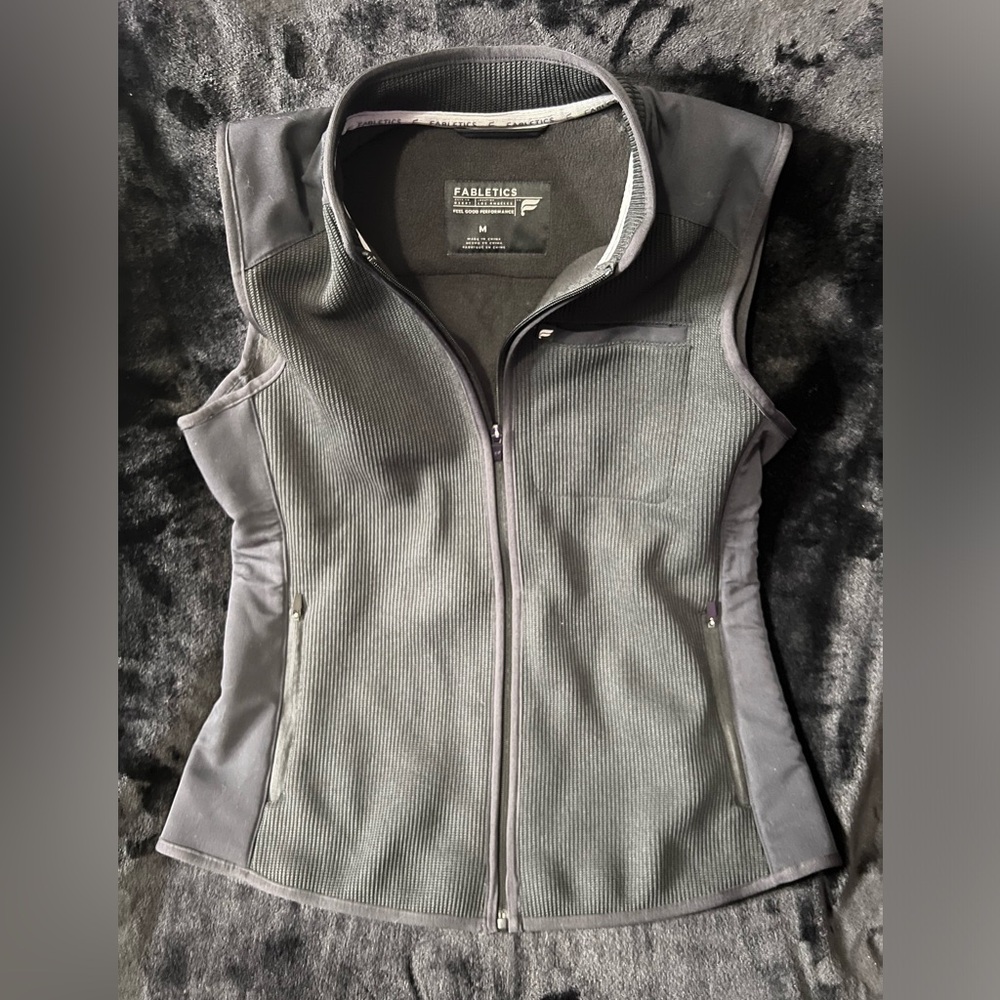 Fabletics black medium athletic vest running training exercise